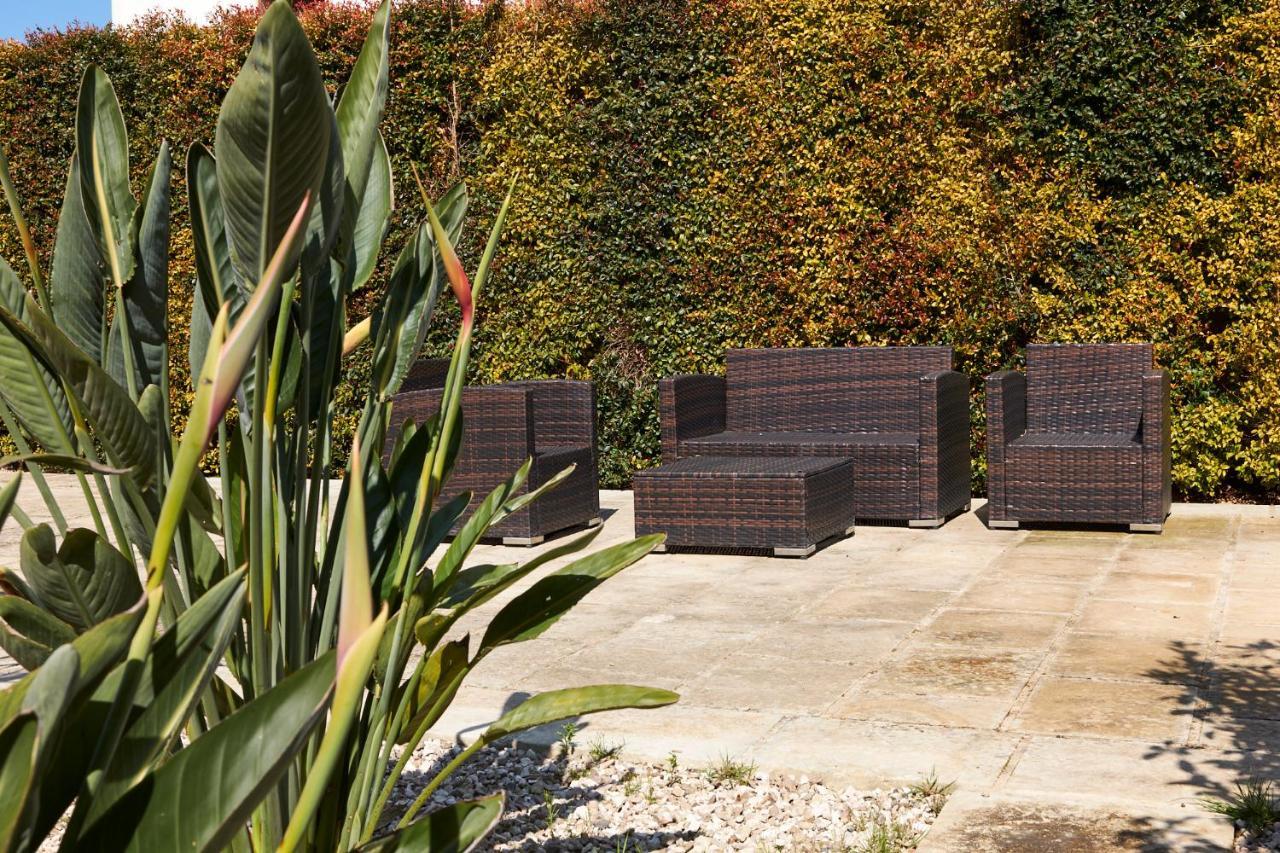 Il Giardino Di Flora Con Piscina Hotel Lecce Exterior photo