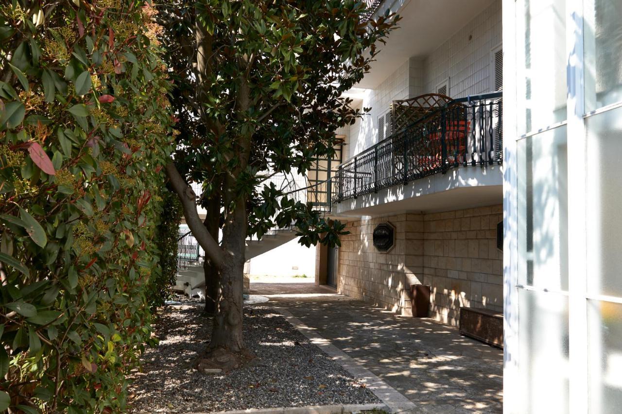 Il Giardino Di Flora Con Piscina Hotel Lecce Exterior photo