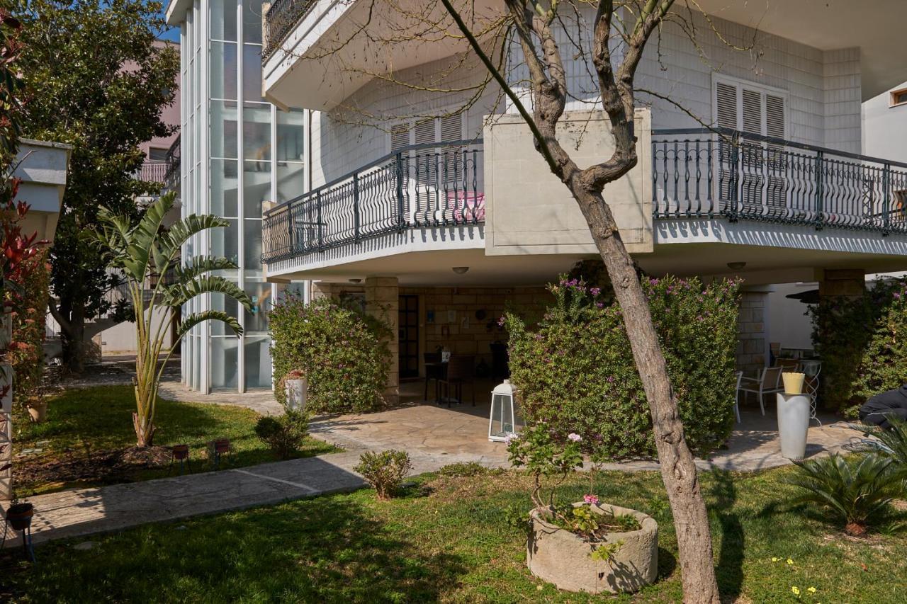 Il Giardino Di Flora Con Piscina Hotel Lecce Exterior photo