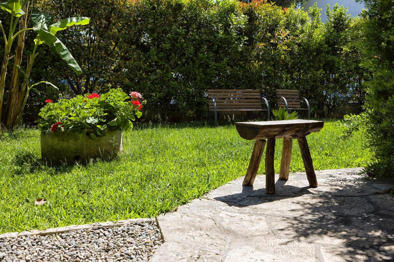Il Giardino Di Flora Con Piscina Hotel Lecce Exterior photo